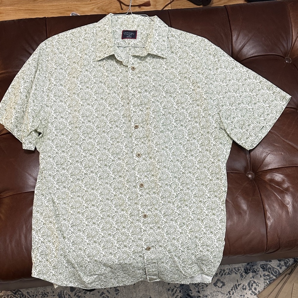 UNTUCKit Light Green Floral Men's Shirt